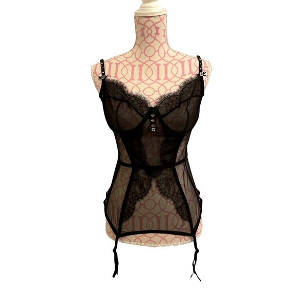 Victoria’s Secret Lingerie 🆕 - Picture 1 of 4